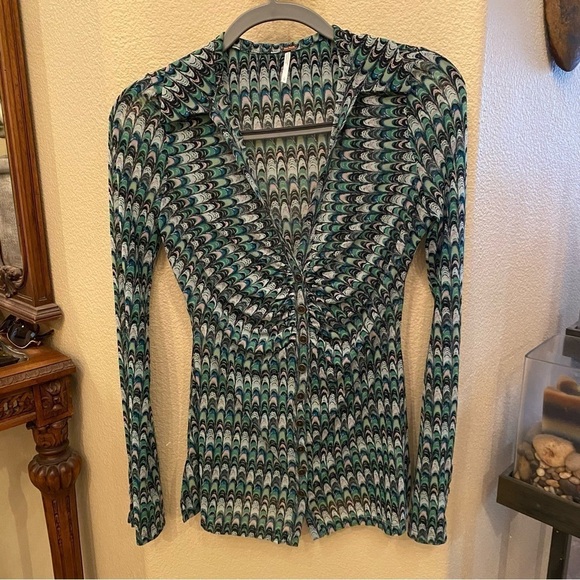 FREE PEOPLE Women Green Patterned Mesh Lucky Shirtee Button Top Size Small - Picture 1 of 8